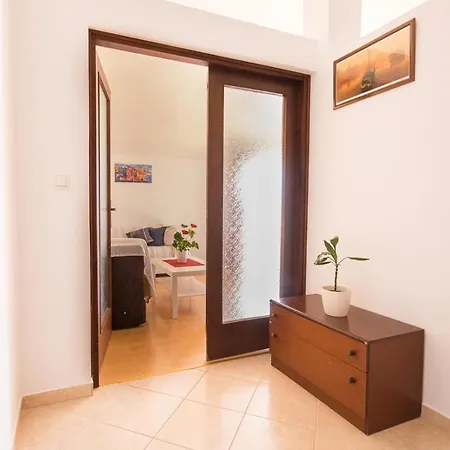 Apartment 5427b