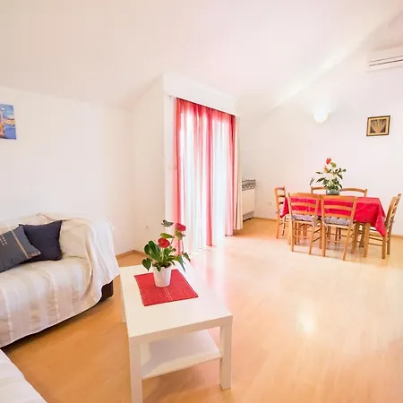 Apartment 5427b